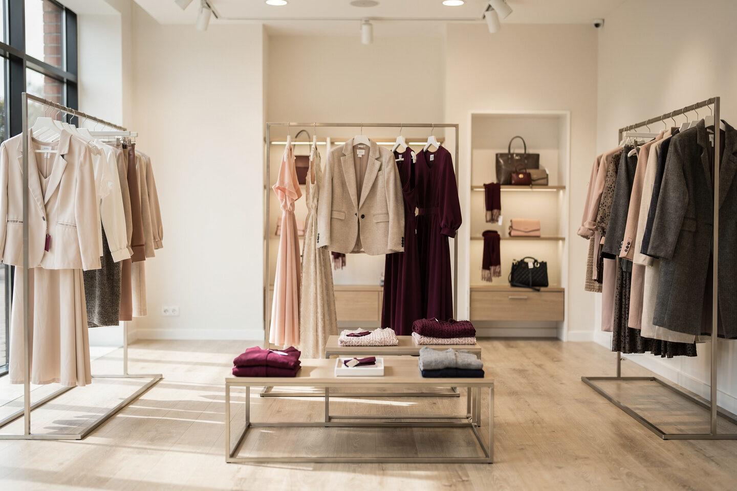 Unsere Leistungen – Modehaus Sabine Forst – Designermode und exklusive Damenmode in Leverkusen – Modehaus Sabine Forst